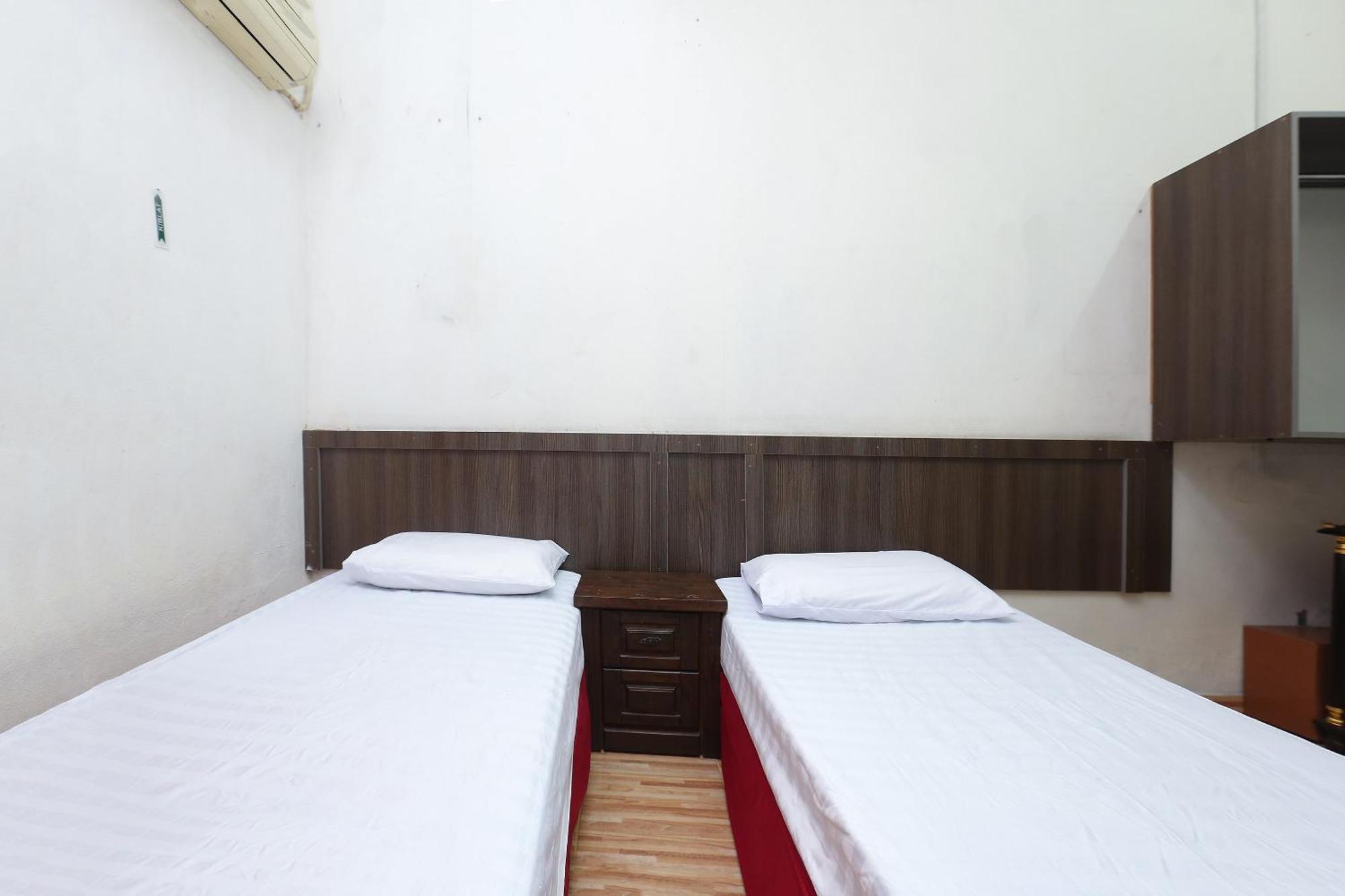 Oyo 89755 D&D Budget Inn Kota Bharu Exterior foto