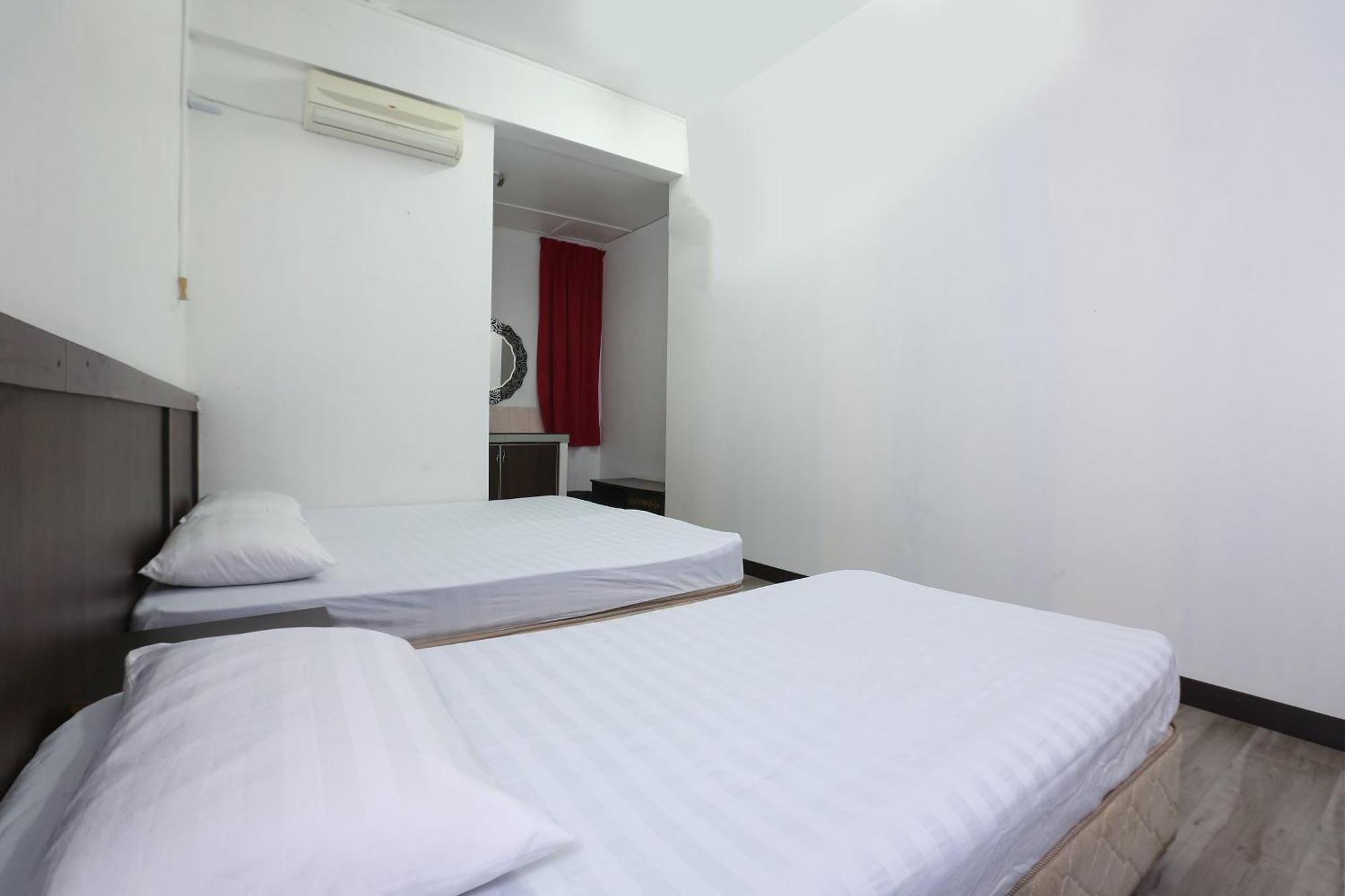 Oyo 89755 D&D Budget Inn Kota Bharu Exterior foto