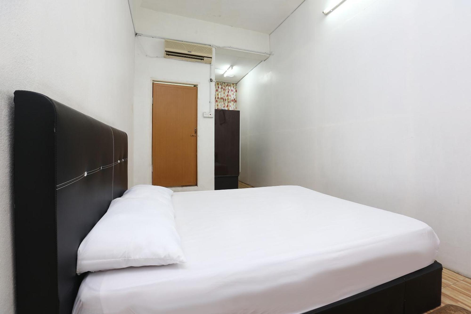 Oyo 89755 D&D Budget Inn Kota Bharu Exterior foto