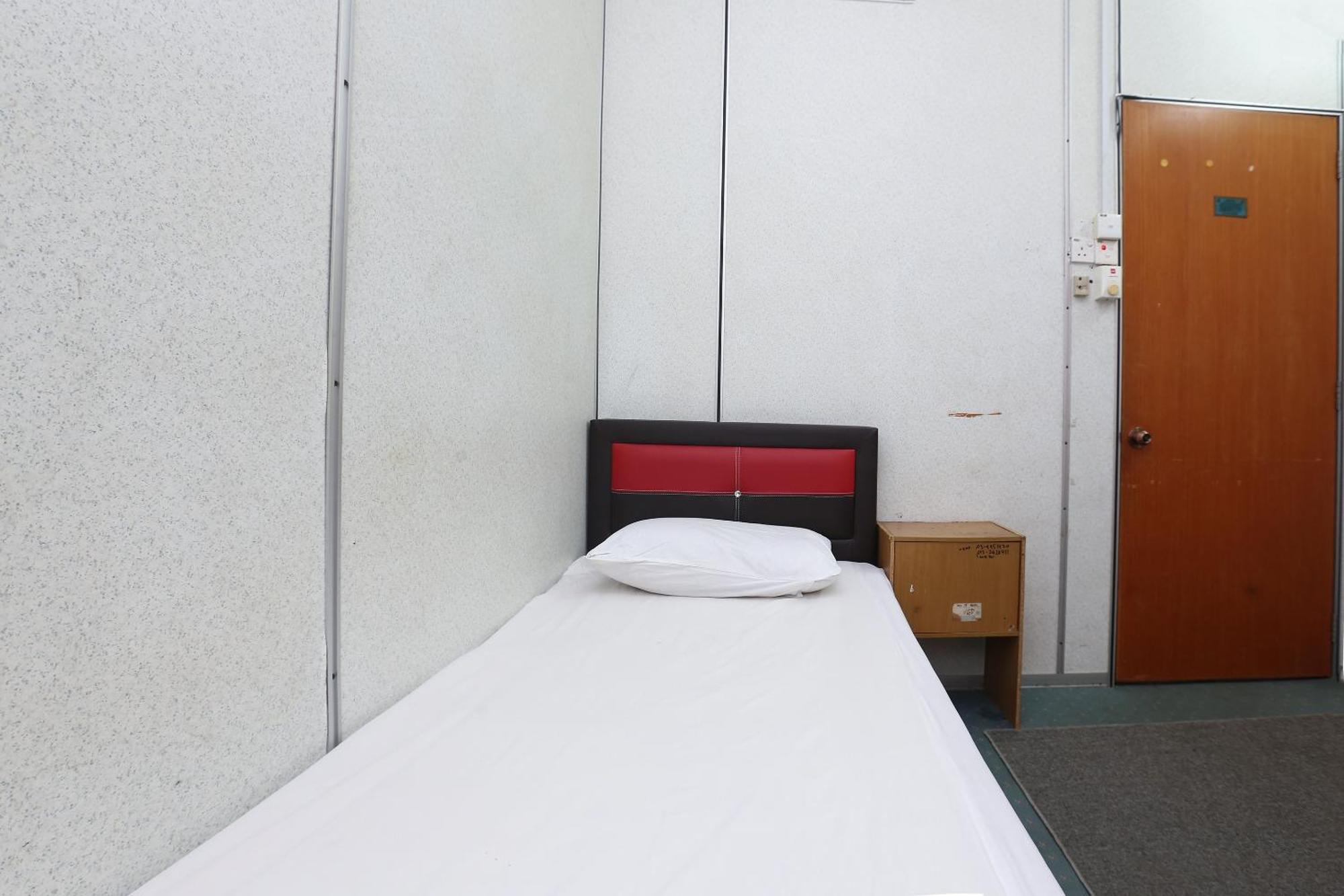 Oyo 89755 D&D Budget Inn Kota Bharu Exterior foto