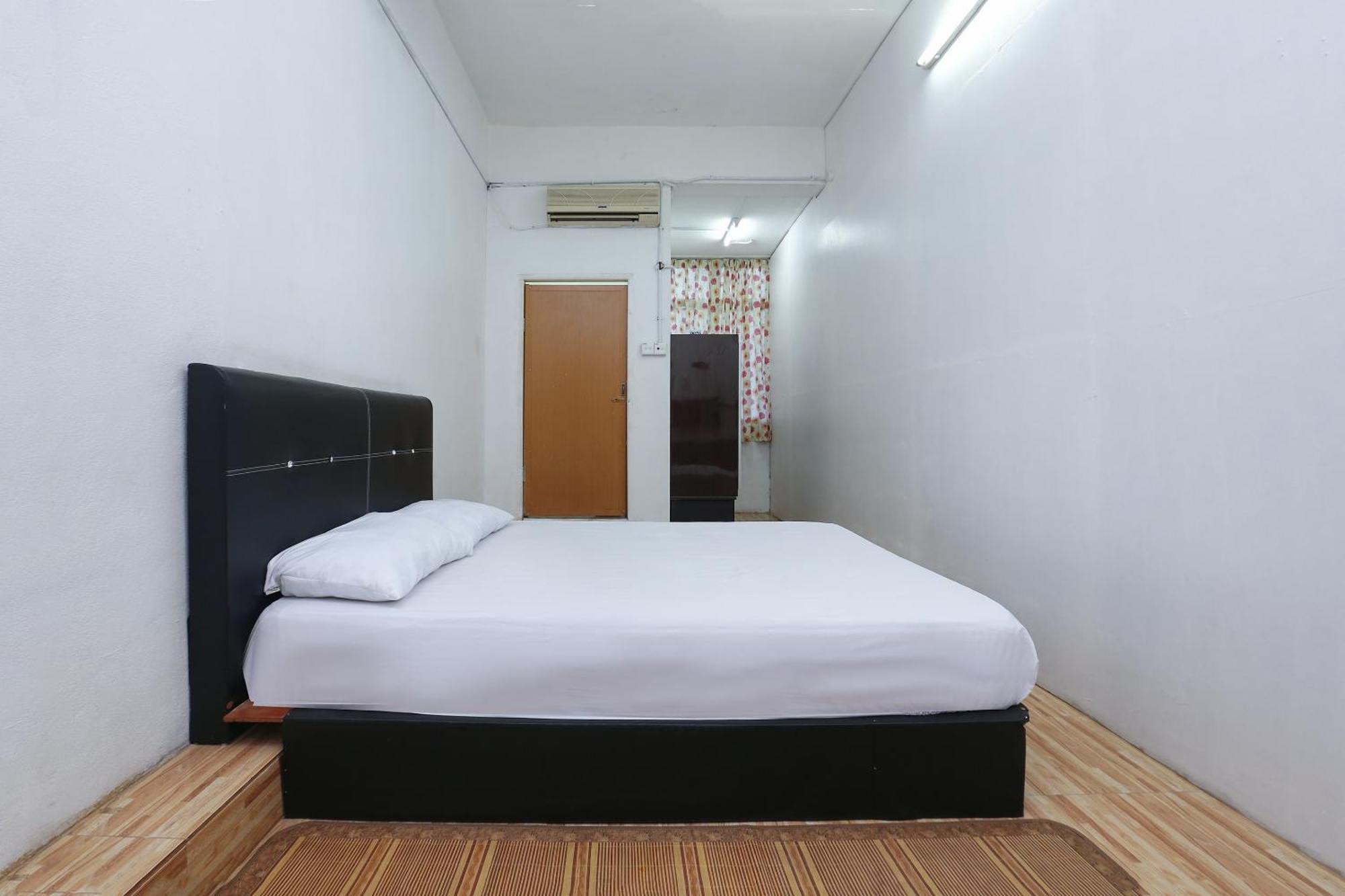 Oyo 89755 D&D Budget Inn Kota Bharu Exterior foto